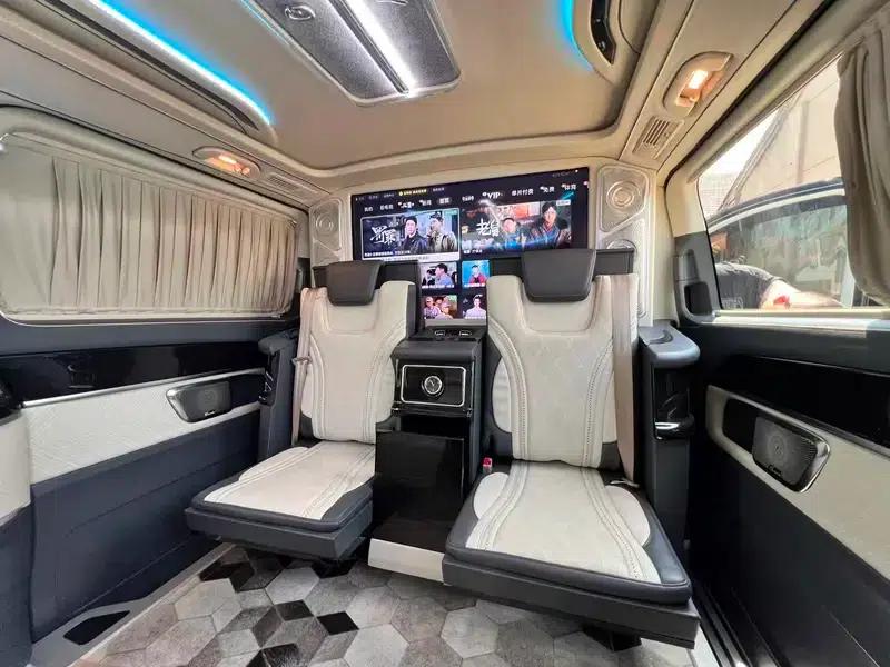 Mercedes-Benz V-Class 2018 V 260 L Premium Extended Edition (China VI Emission Standard) — миниатюра 16