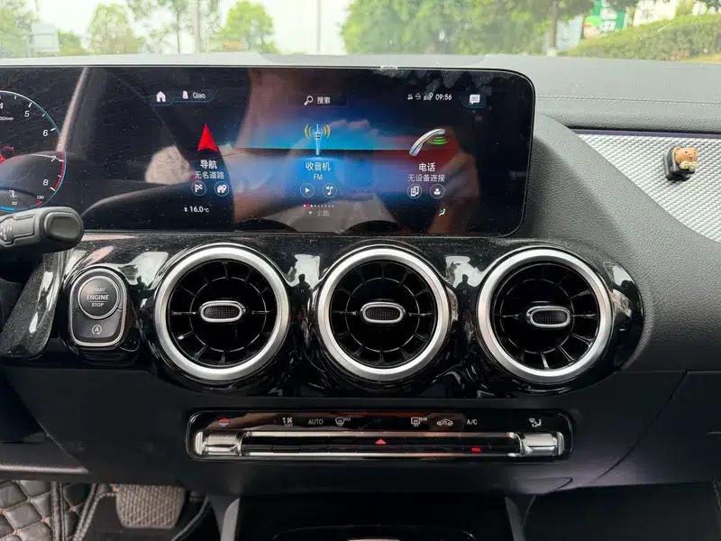 2022 Mercedes-Benz GLA 200 — миниатюра 9