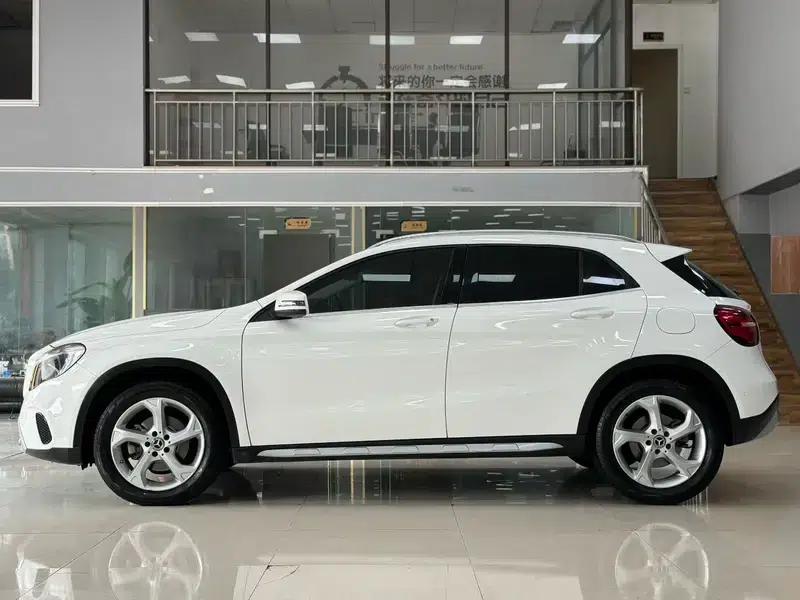 2017 Mercedes-Benz GLA 200 Fashion Edition — миниатюра 3
