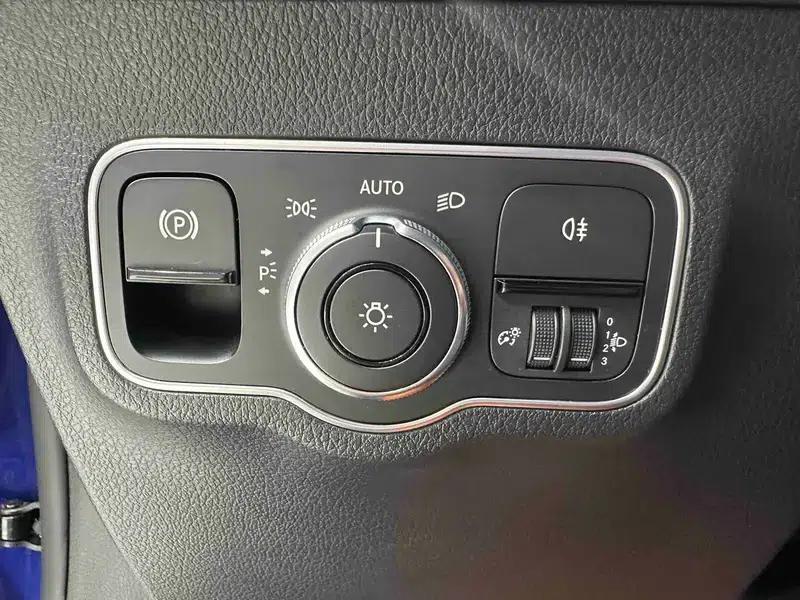 2020 Mercedes-Benz GLB 180 Dynamic — миниатюра 17