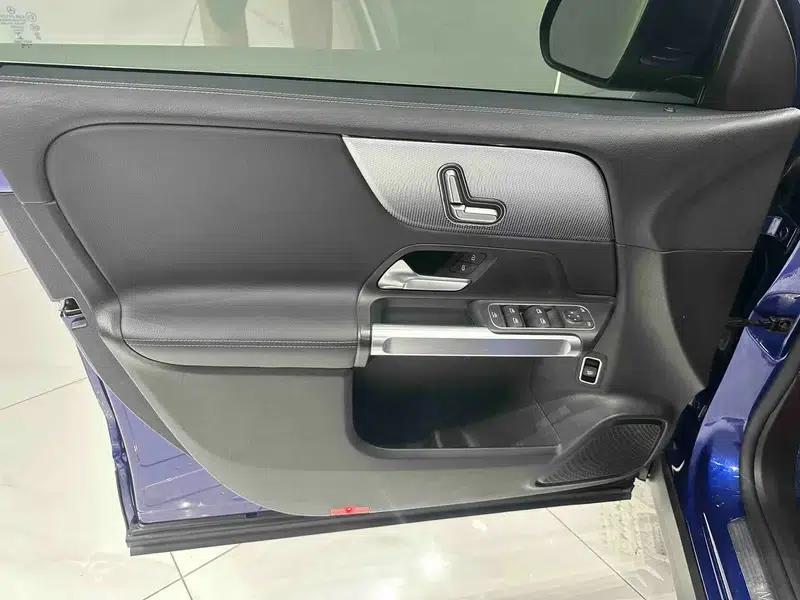 2020 Mercedes-Benz GLB 180 Dynamic — миниатюра 22
