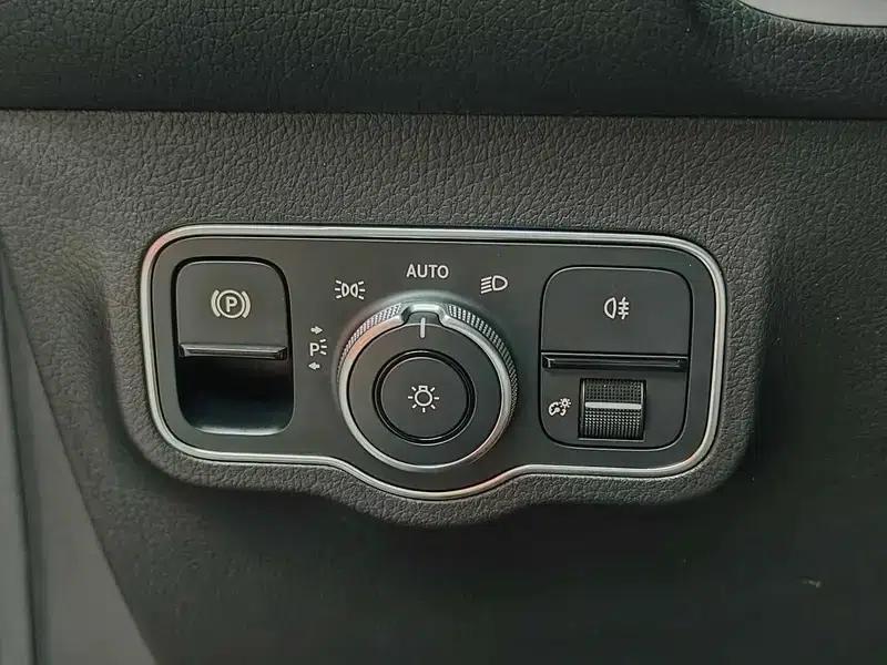 2020 Mercedes-Benz GLB 200 Dynamic — миниатюра 32