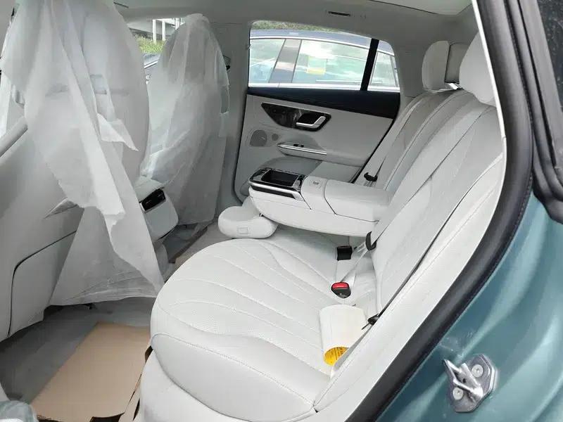 Mercedes-Benz EQE 2025 EQE 500 4MATIC Pioneer Edition — миниатюра 8