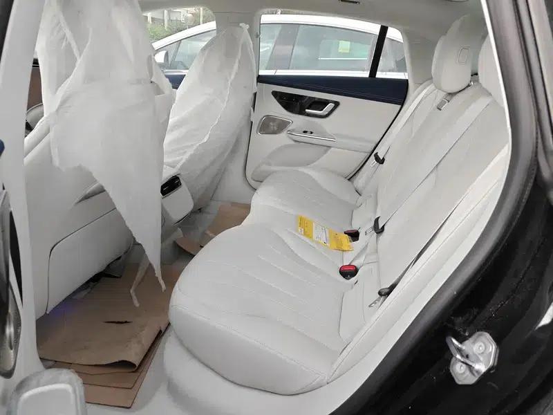Mercedes-Benz EQE 2025 EQE 500 4MATIC Luxury Edition — миниатюра 9