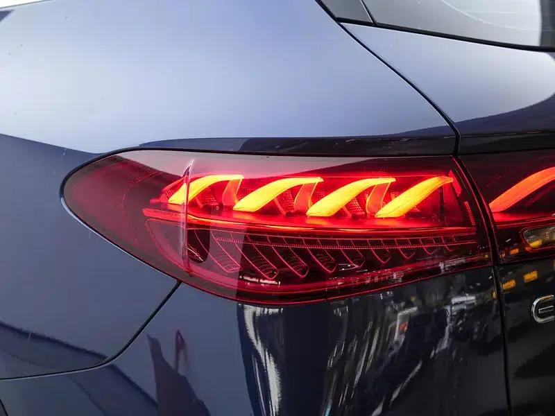 2023 Mercedes-Benz EQE SUV 350 4MATIC Luxury Edition — миниатюра 13