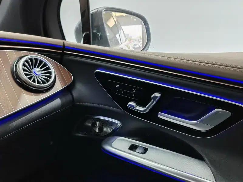 2024 Mercedes-Benz EQE SUV 500 4MATIC Luxury Edition — миниатюра 17
