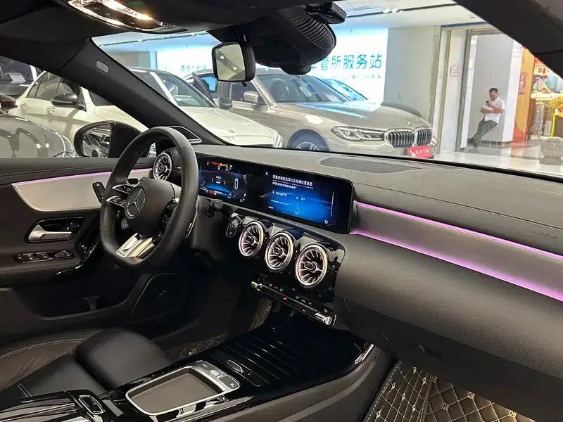2025 Mercedes-Benz A-Class AMG A 35 L 4MATIC — миниатюра 12