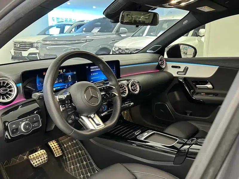 2025 Mercedes-Benz A-Class AMG A 35 L 4MATIC — миниатюра 17
