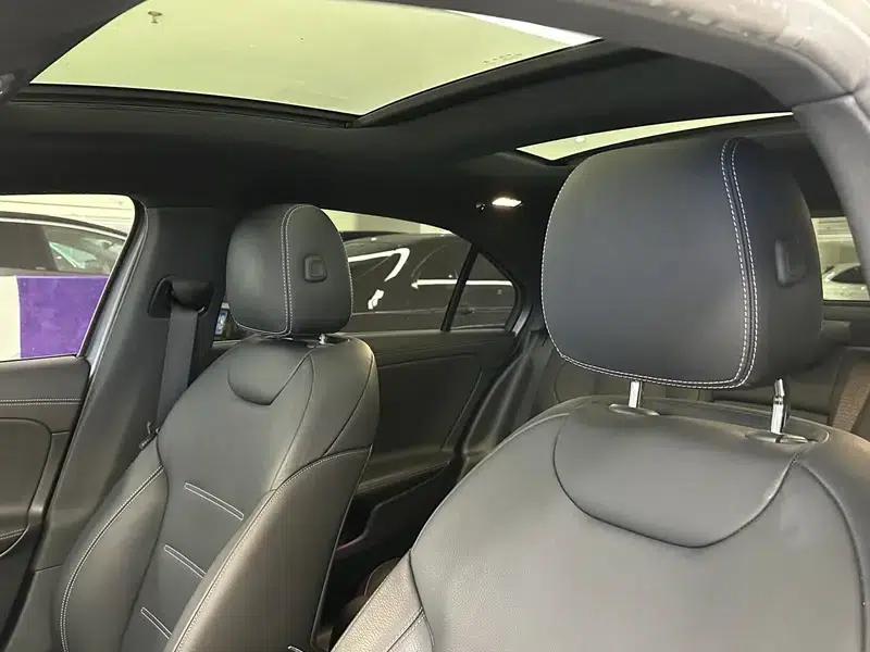 2025 Mercedes-Benz A-Class AMG A 35 L 4MATIC — миниатюра 24