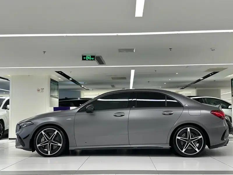 2025 Mercedes-Benz A-Class AMG A 35 L 4MATIC — миниатюра 4