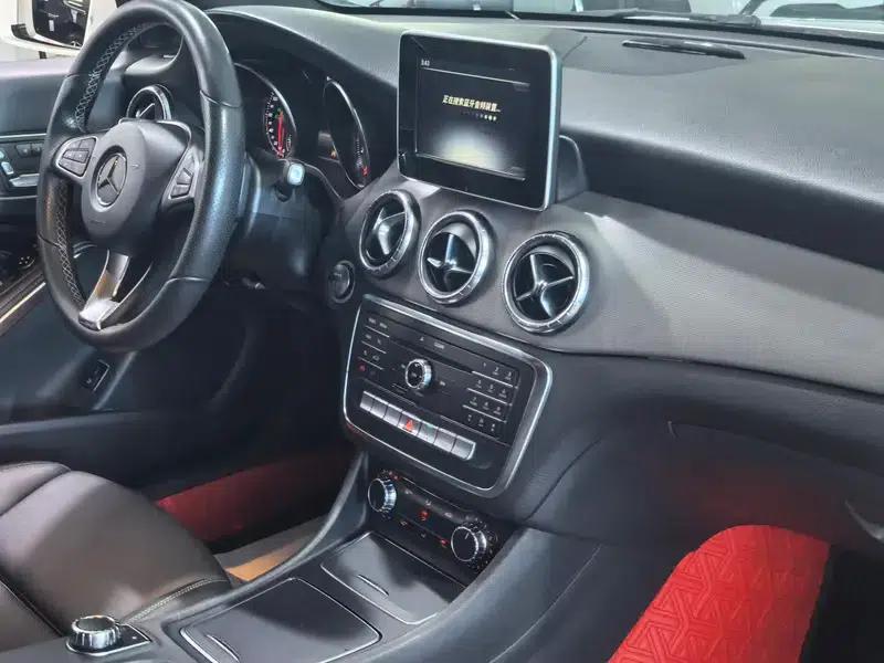 Mercedes-Benz CLA (Imported) 2016 CLA 200 Fashion Edition — миниатюра 8