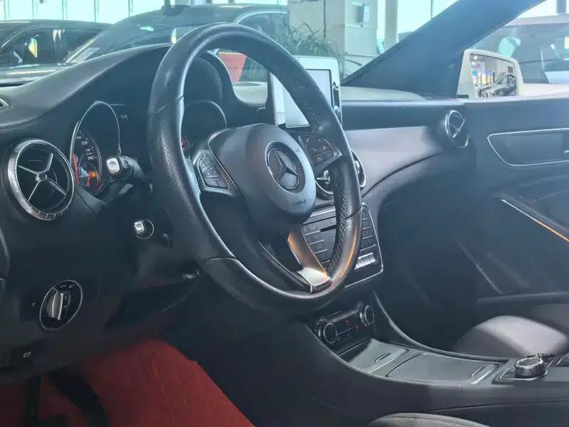 Mercedes-Benz CLA (Imported) 2016 CLA 200 Fashion Edition — миниатюра 9