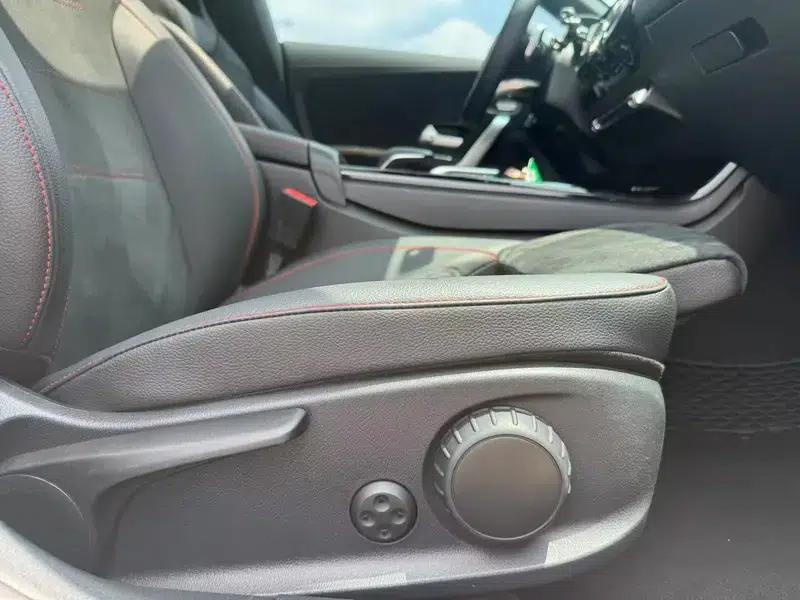 Mercedes-Benz CLA (Imported) 2020 CLA 200 Coupe — миниатюра 27