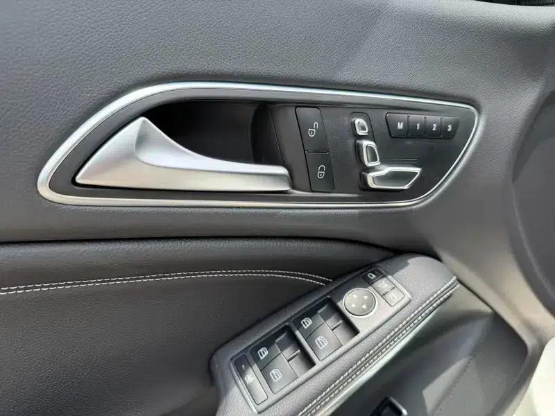 Mercedes-Benz CLA (Imported) 2019 CLA 200 Fashion Edition — миниатюра 27