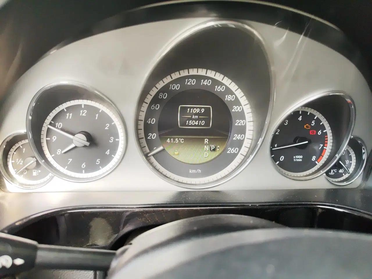 Mercedes-Benz E-Class 2012 E 300 L Stylish Luxury Model — миниатюра 11