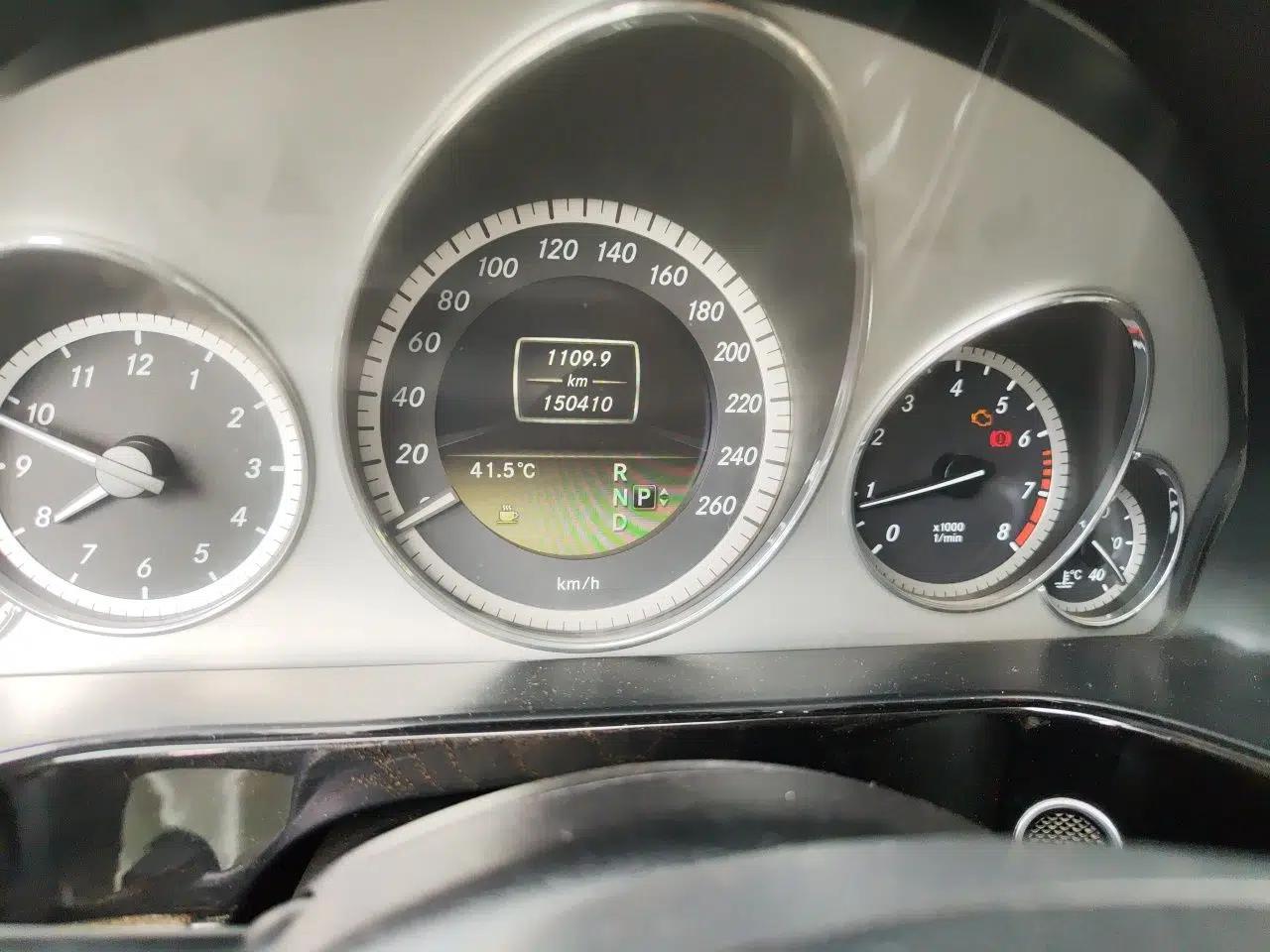 Mercedes-Benz E-Class 2012 E 300 L Stylish Luxury Model — миниатюра 12