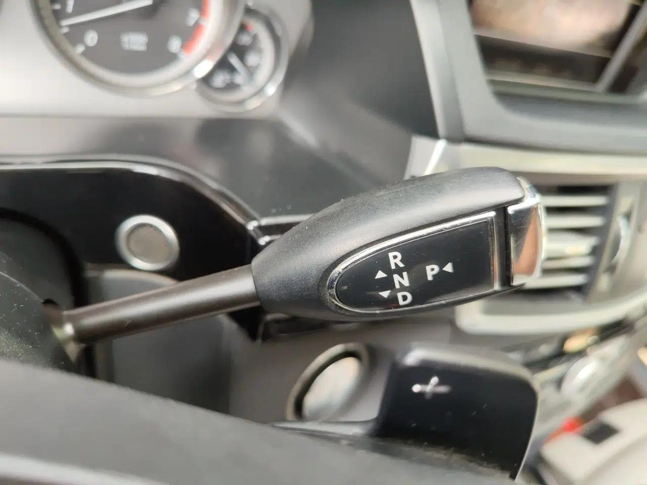 Mercedes-Benz E-Class 2012 E 300 L Stylish Luxury Model — миниатюра 14