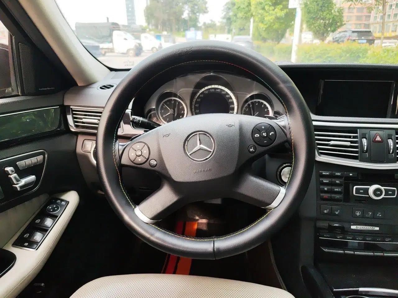 Mercedes-Benz E-Class 2012 E 300 L Stylish Luxury Model — миниатюра 10