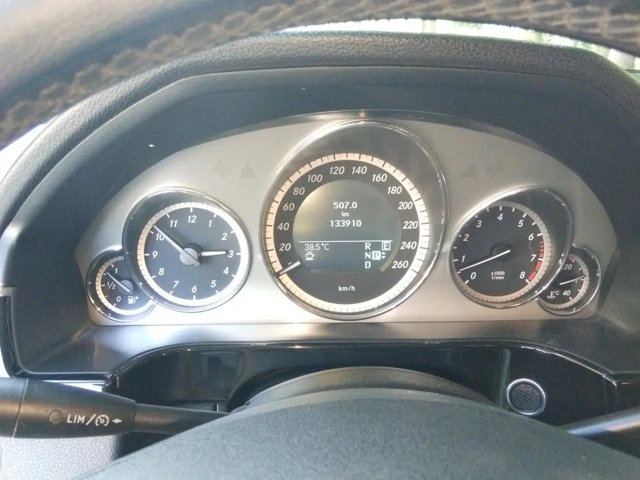 Mercedes-Benz E-Class 2011 E 300 L Fashion Prestige Model — миниатюра 11