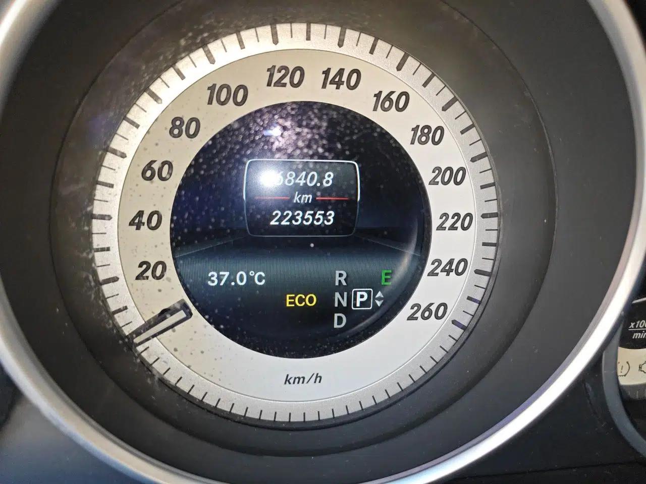 Mercedes-Benz E-Class 2015 Facelift E 200 L — миниатюра 12