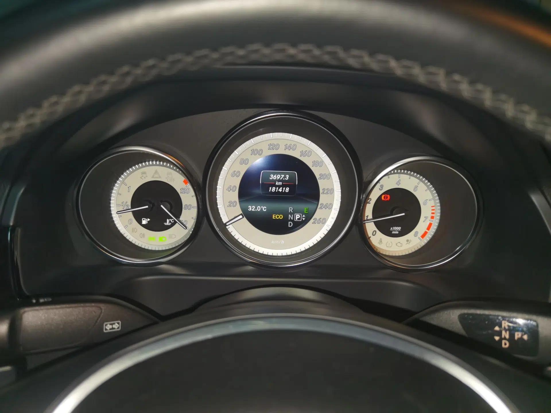 Mercedes-Benz E-Class 2015 E 260 L Sport & Fashion Model — миниатюра 11