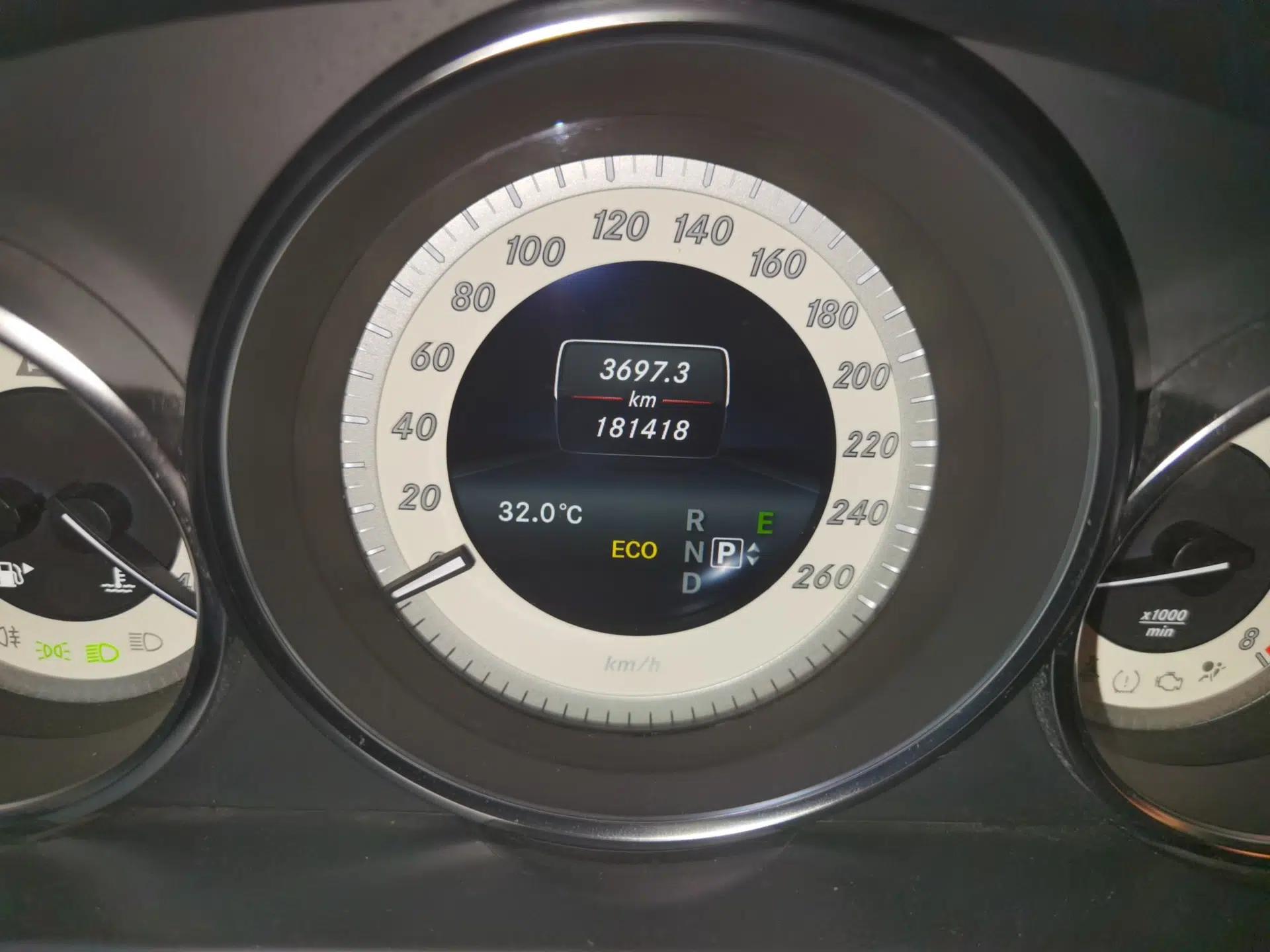 Mercedes-Benz E-Class 2015 E 260 L Sport & Fashion Model — миниатюра 12
