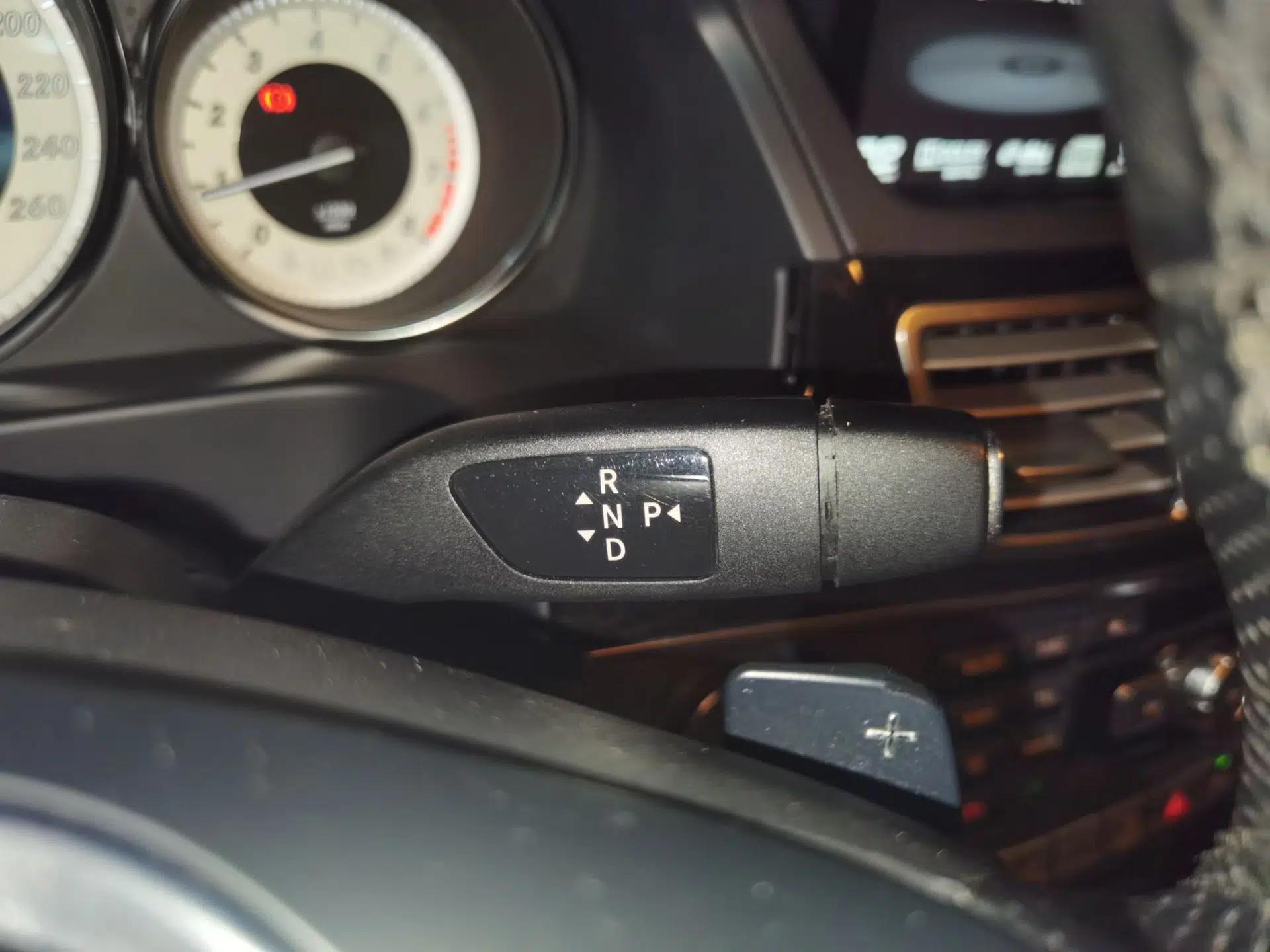 Mercedes-Benz E-Class 2015 E 260 L Sport & Fashion Model — миниатюра 14