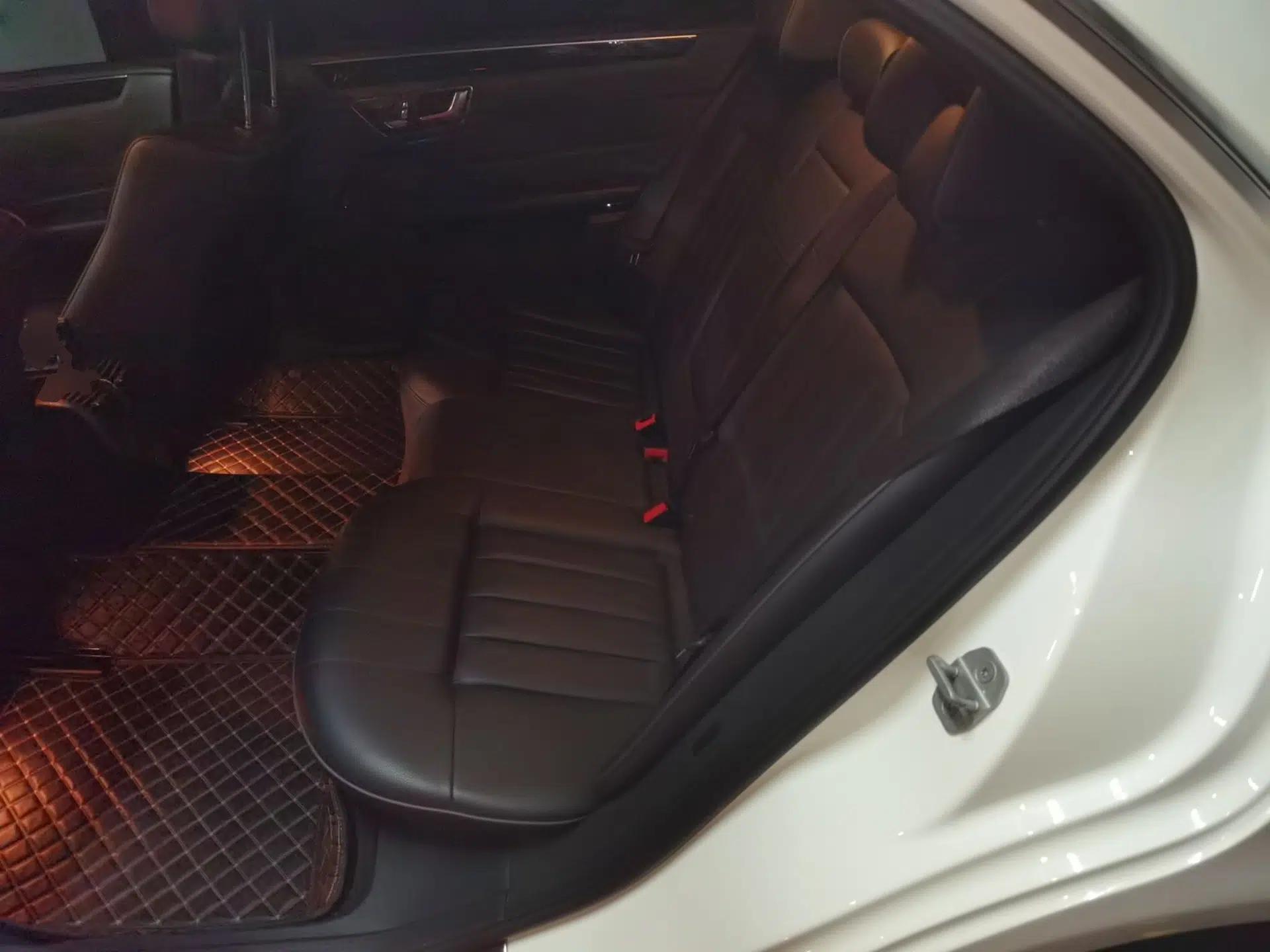 Mercedes-Benz E-Class 2015 E 260 L Sport & Fashion Model — миниатюра 17