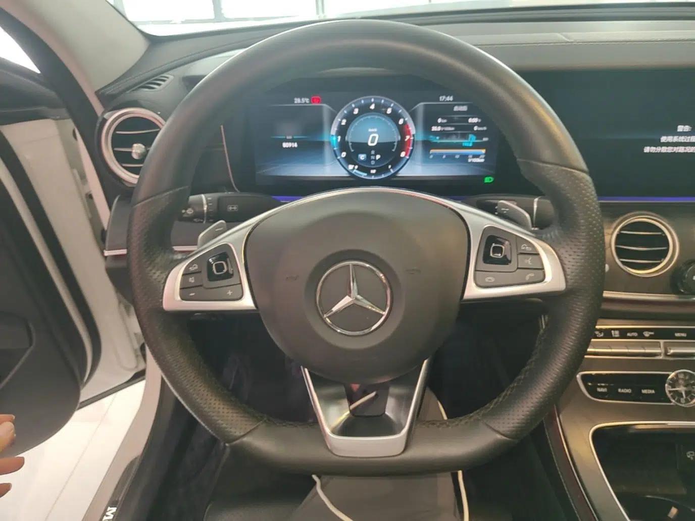 Mercedes-Benz E-Class 2018 Facelift E 200 L Sport Edition — миниатюра 13