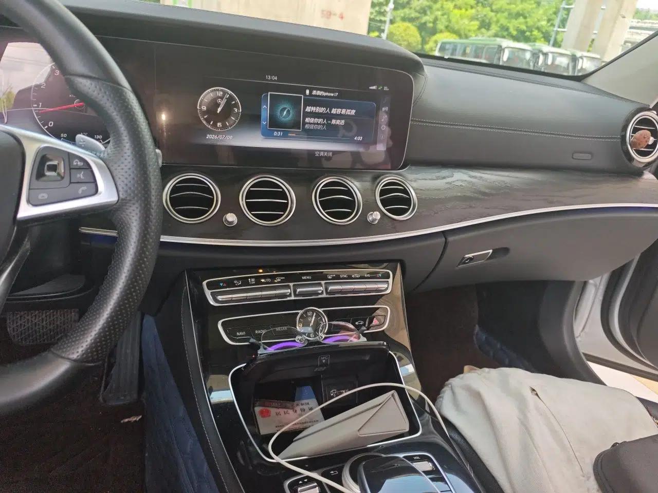 Mercedes-Benz E-Class 2016 E 300 L Sporty and Stylish Model — миниатюра 13