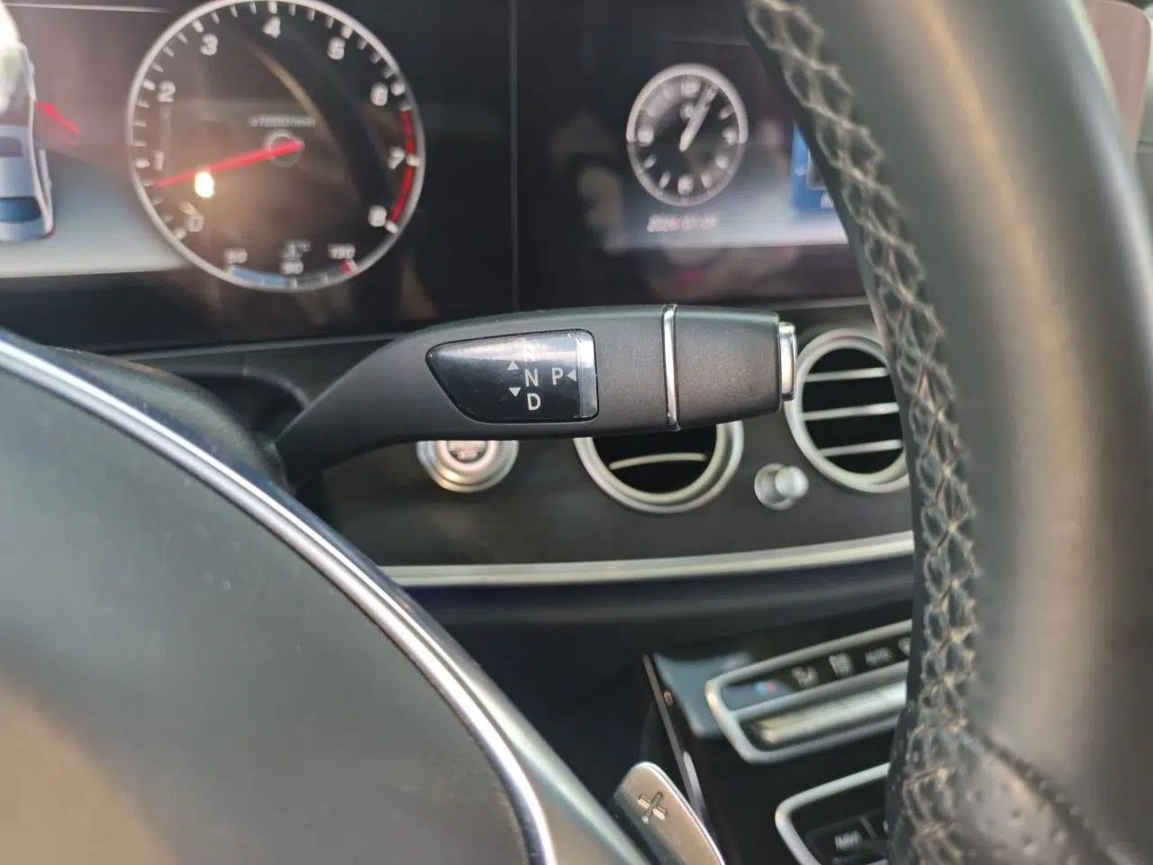 Mercedes-Benz E-Class 2016 E 300 L Sporty and Stylish Model — миниатюра 14