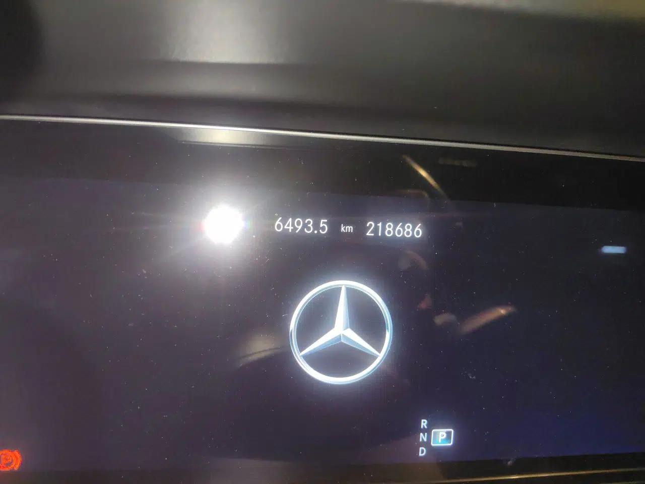 Mercedes-Benz E-Class 2021 E 300 L Sporty and Stylish Model — миниатюра 12