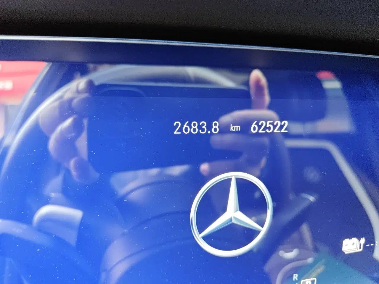 Mercedes-Benz E-Class New Energy 2022 E 350 e L Plug-in Hybrid Sedan — миниатюра 12