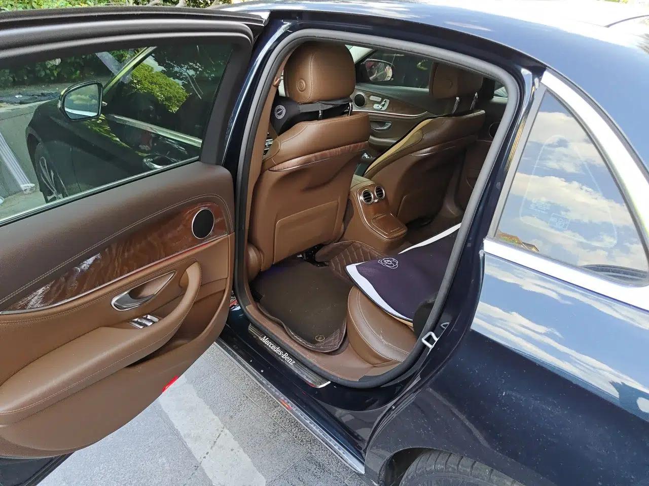 Mercedes-Benz E-Class New Energy 2022 E 350 e L Plug-in Hybrid Sedan — миниатюра 17
