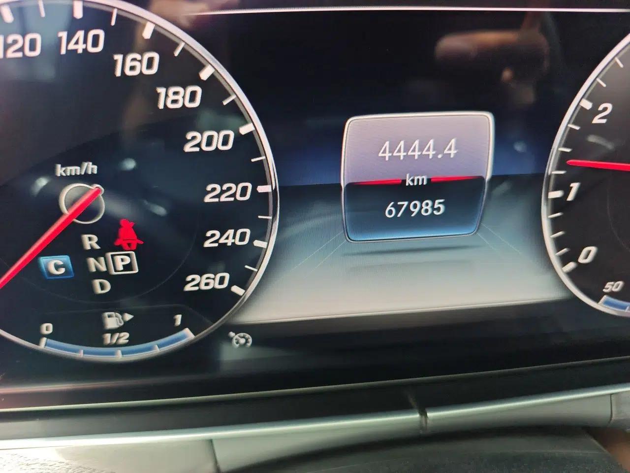 Mercedes-Benz E-Class 2020 Restyled E 300 L Sport Exclusive Edition — миниатюра 12