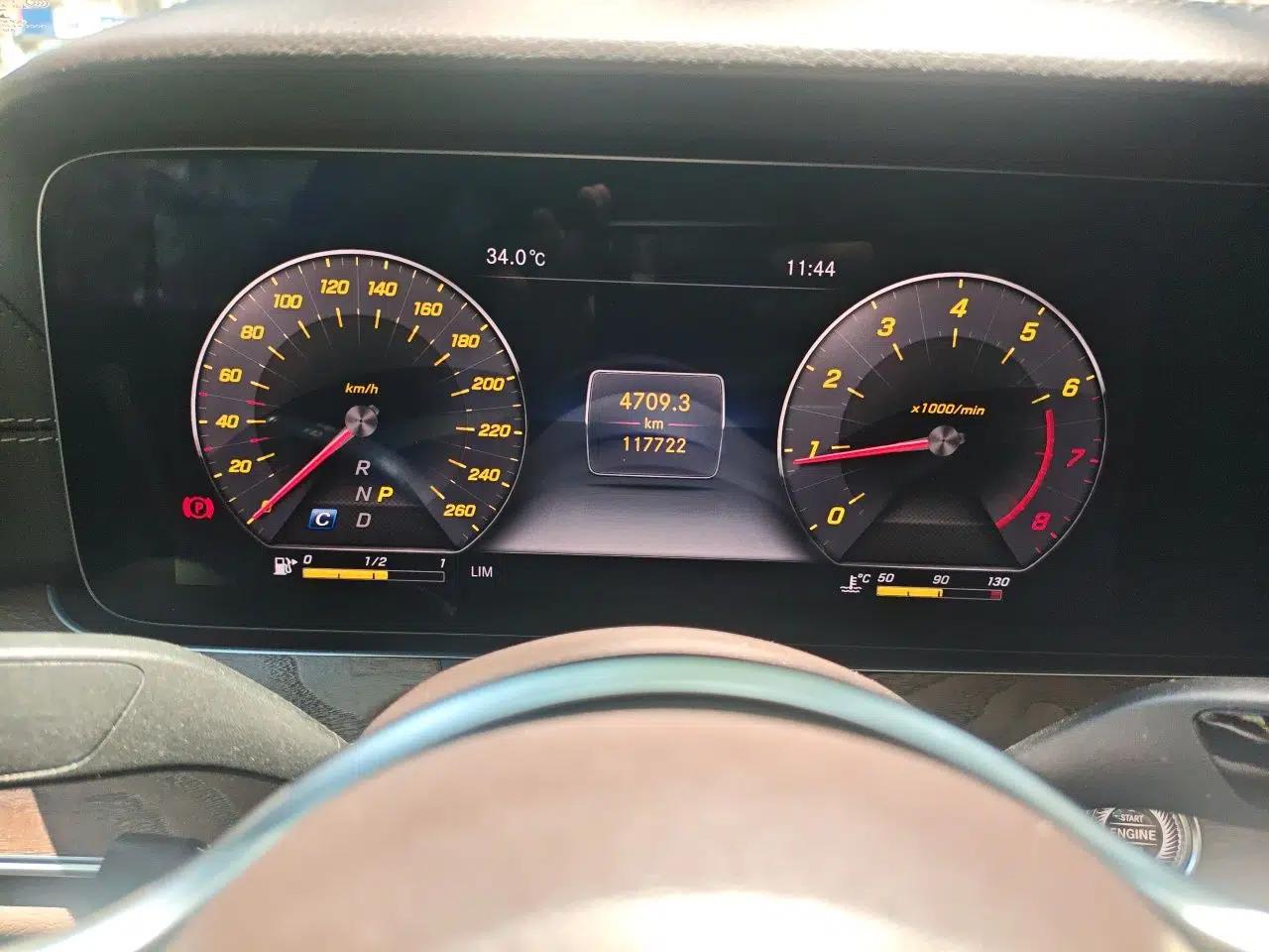 Mercedes-Benz E-Class 2020 E 300 L Luxury Model — миниатюра 11