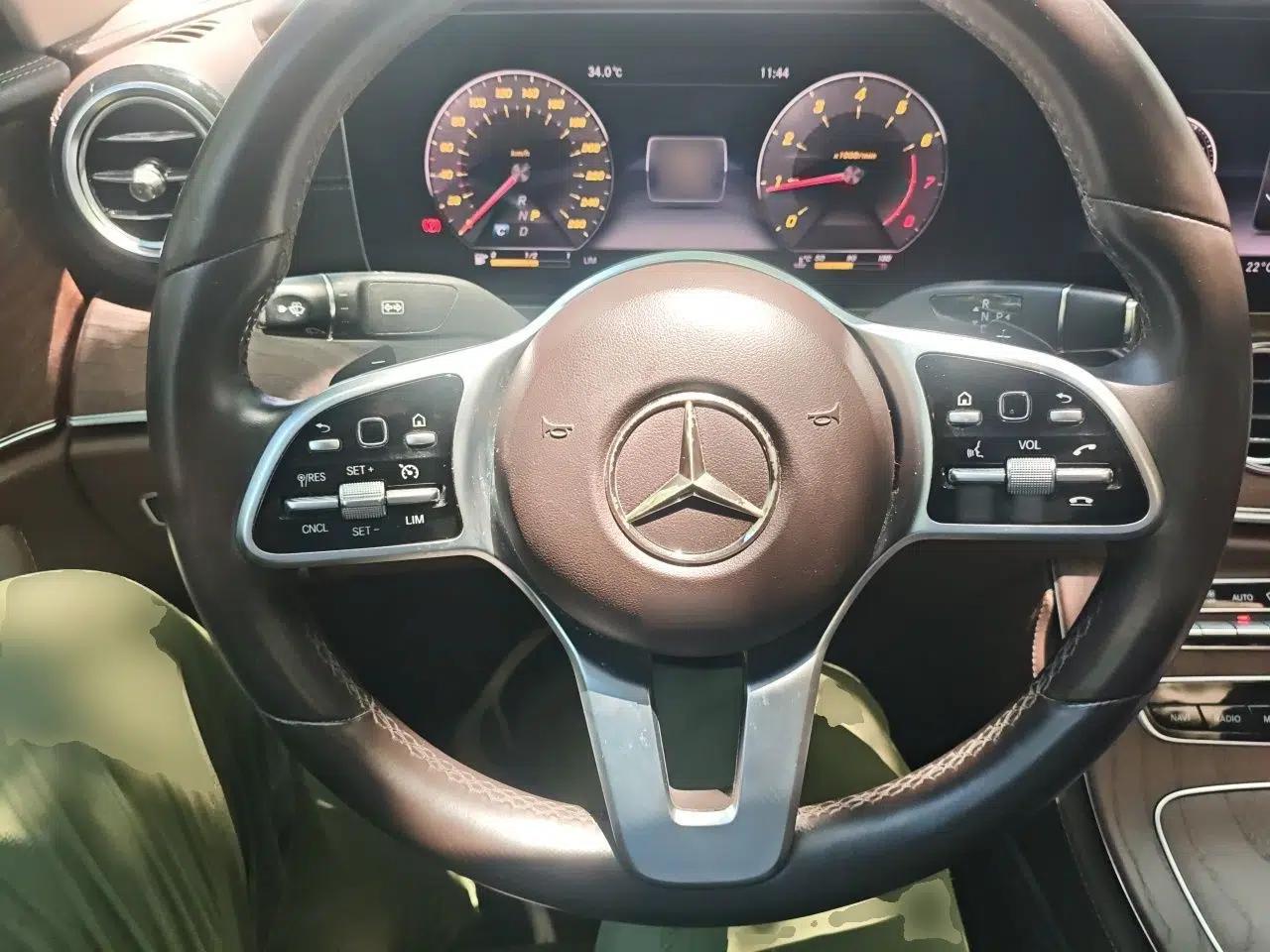 Mercedes-Benz E-Class 2020 E 300 L Luxury Model — миниатюра 10
