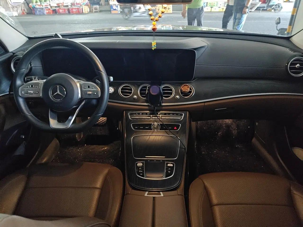 Mercedes-Benz E-Class 2019 E 300 L Sporty and Stylish Model — миниатюра 9