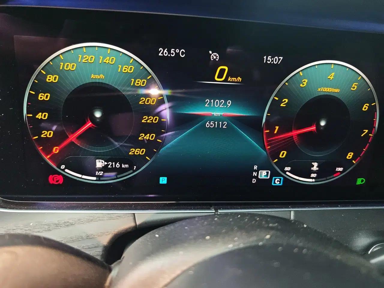 Mercedes-Benz E-Class 2021 E 300 L Sporty and Stylish Model — миниатюра 12