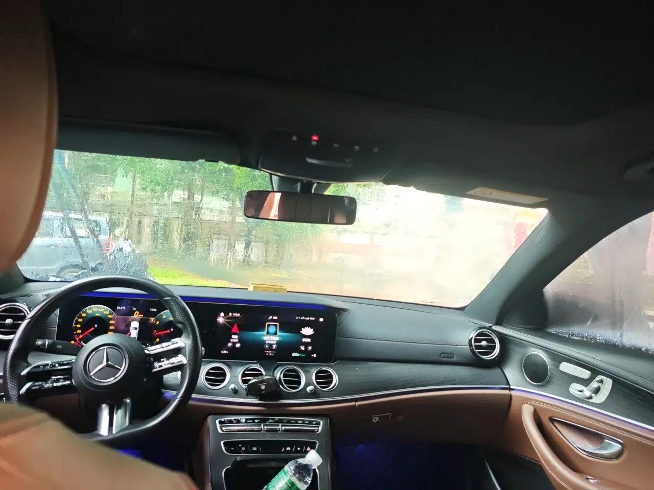 Mercedes-Benz E-Class 2021 E 300 L Sporty and Stylish Model — миниатюра 18