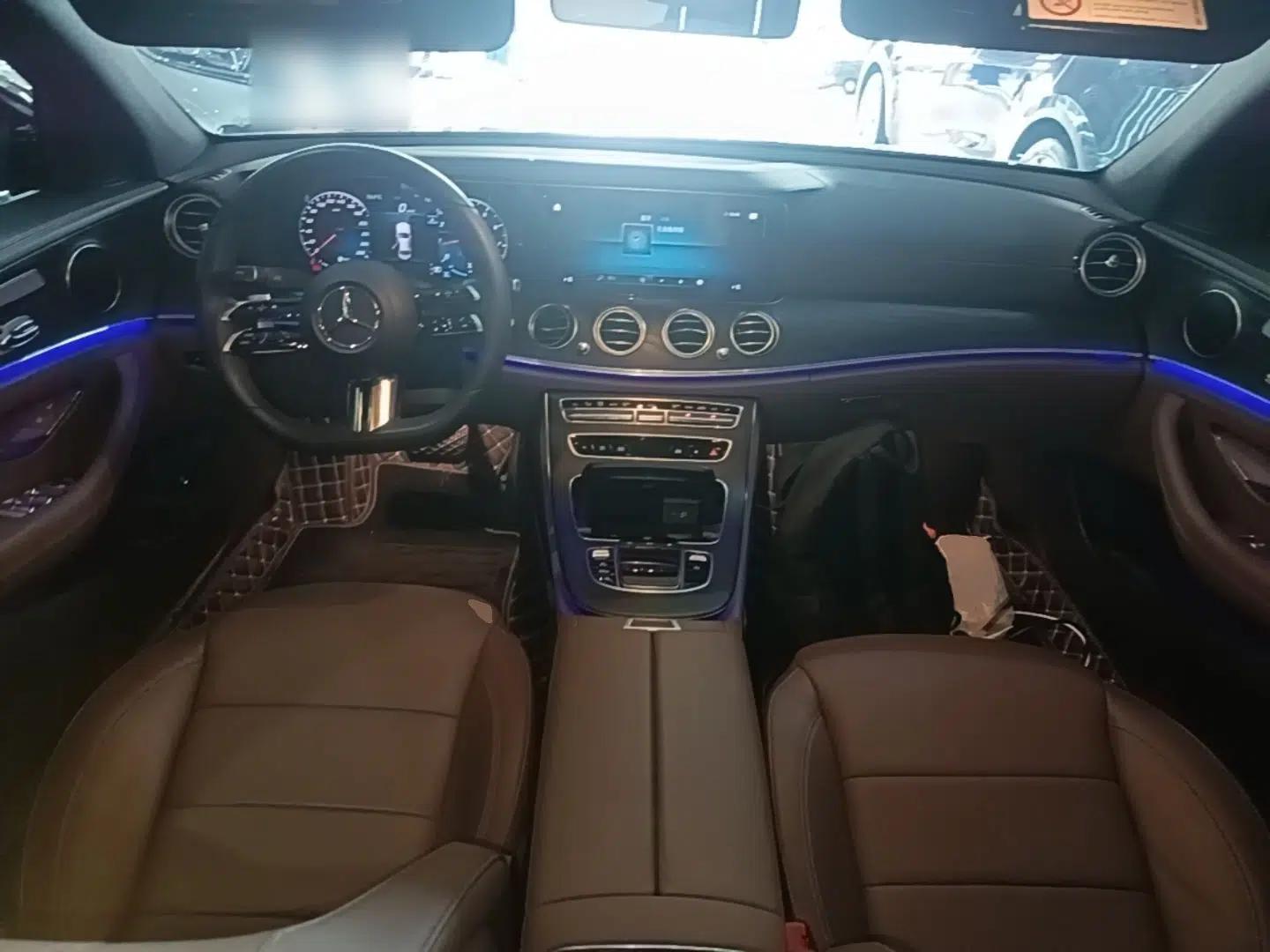 Mercedes-Benz E-Class 2021 E 300 L Sporty and Stylish Model — миниатюра 12