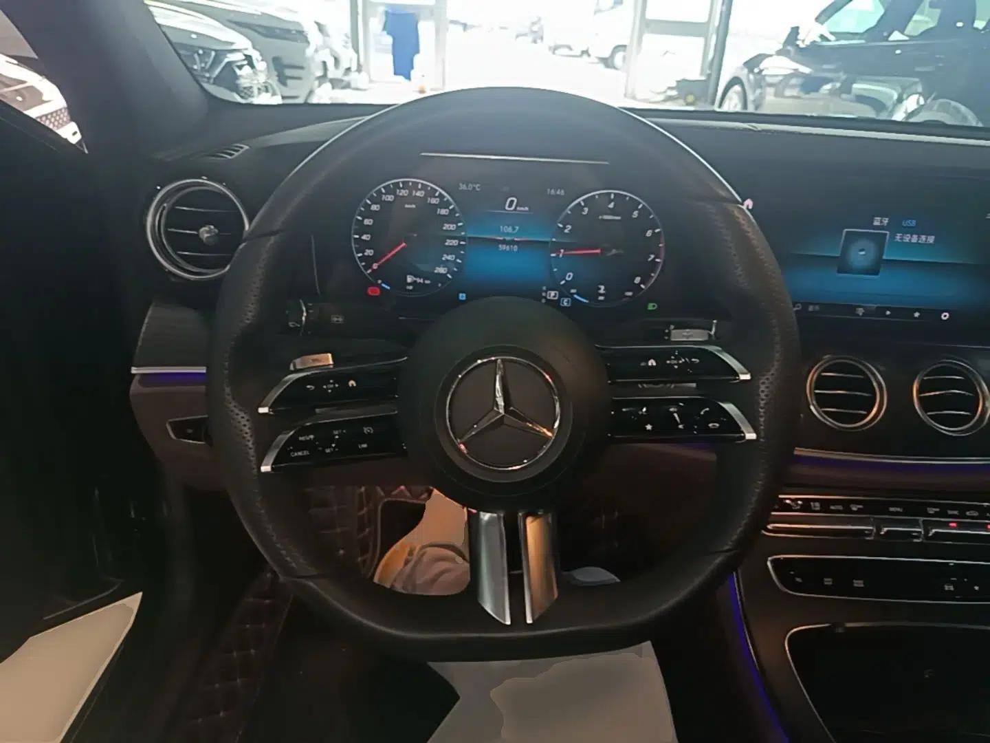 Mercedes-Benz E-Class 2021 E 300 L Sporty and Stylish Model — миниатюра 13