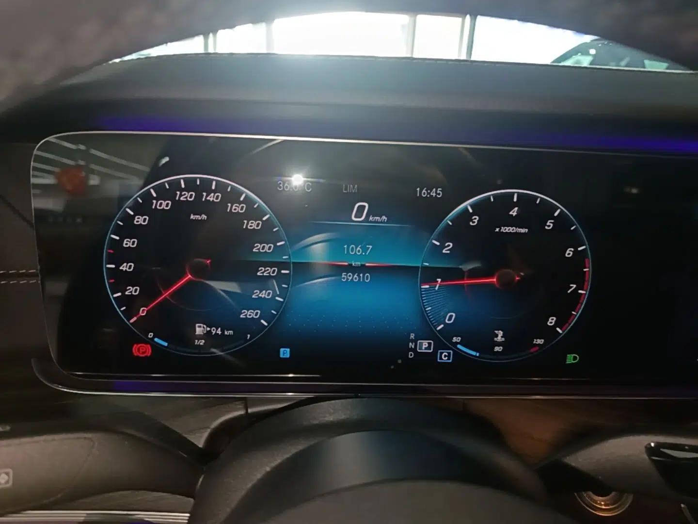 Mercedes-Benz E-Class 2021 E 300 L Sporty and Stylish Model — миниатюра 14