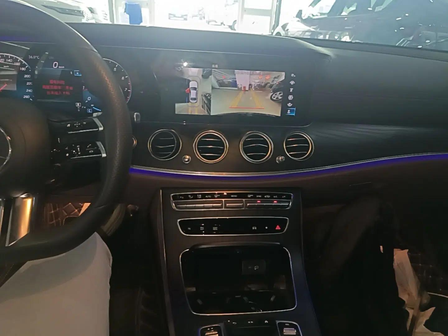 Mercedes-Benz E-Class 2021 E 300 L Sporty and Stylish Model — миниатюра 15