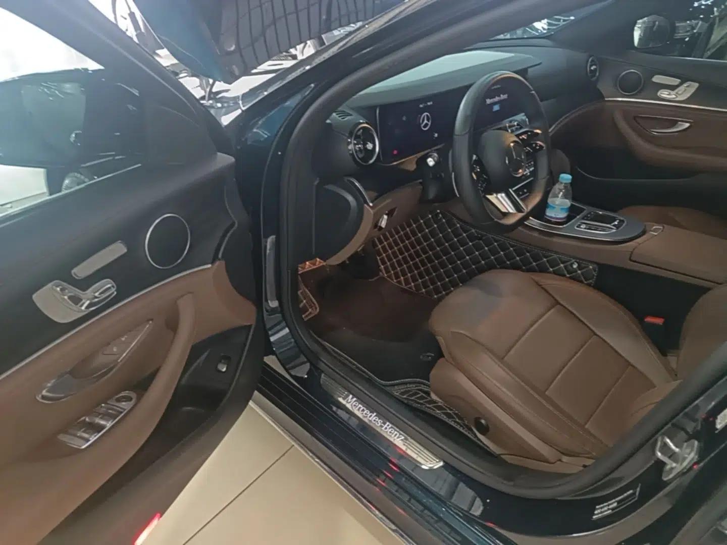 Mercedes-Benz E-Class 2021 E 300 L Sporty and Stylish Model — миниатюра 18