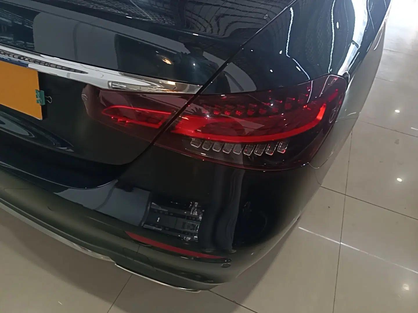 Mercedes-Benz E-Class 2021 E 300 L Sporty and Stylish Model — миниатюра 9