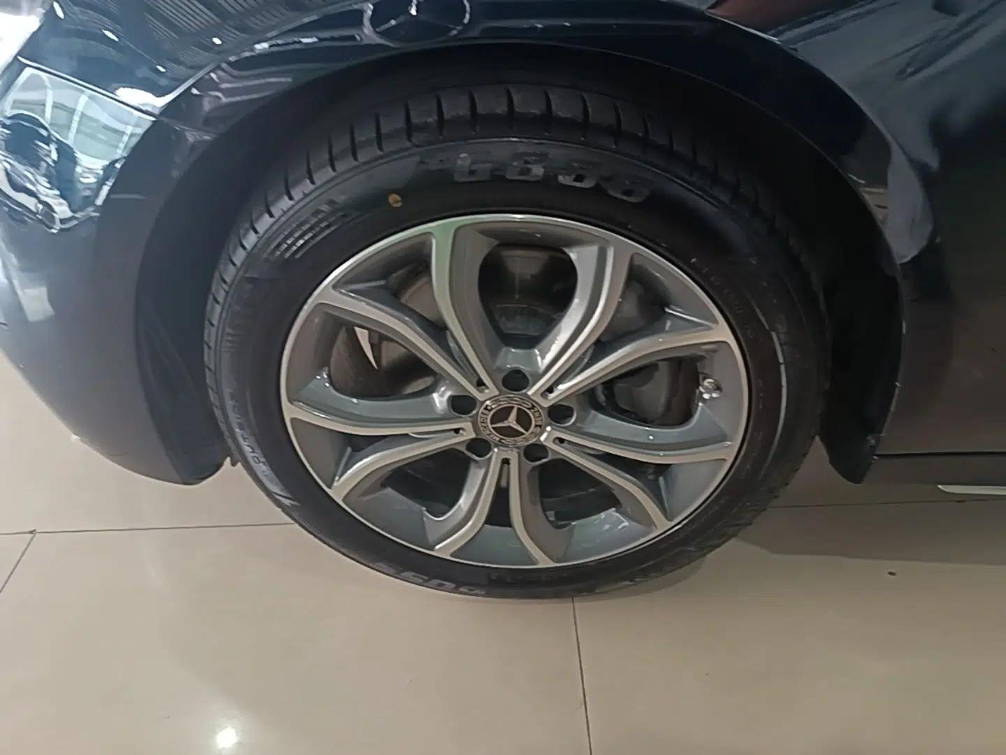 Mercedes-Benz E-Class 2021 E 300 L Sporty and Stylish Model — миниатюра 10