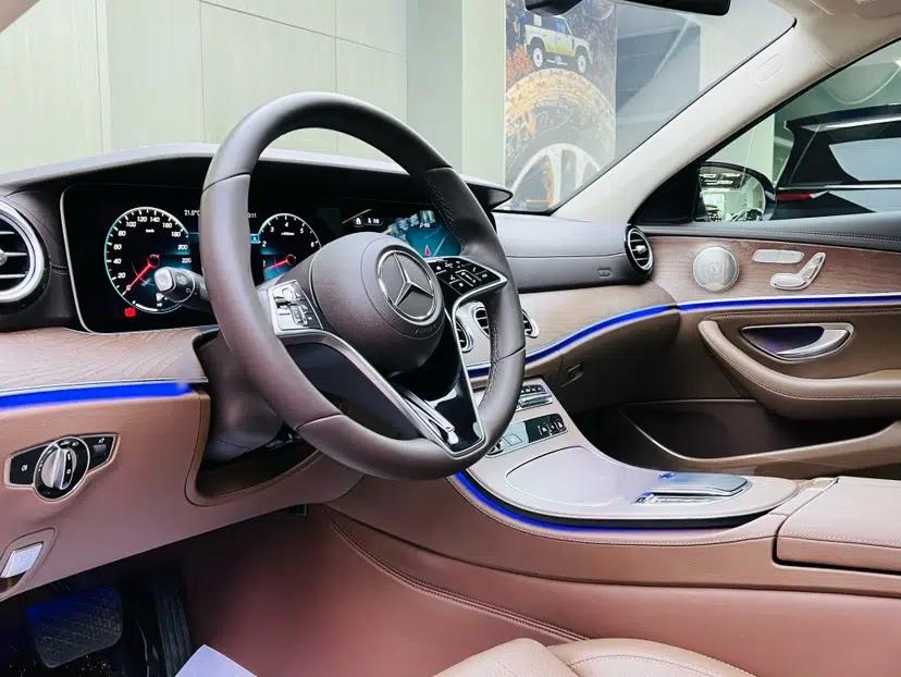 Mercedes-Benz E-Class 2022 Updated E 300 L Luxury Edition — миниатюра 29