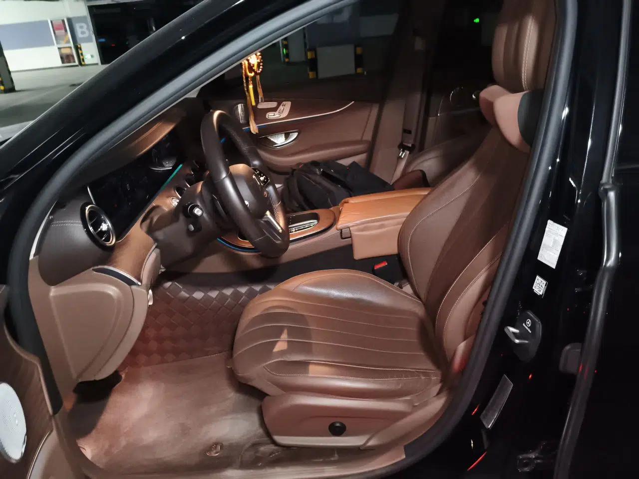Mercedes-Benz E-Class 2020 E 300 L Luxury Model — миниатюра 15