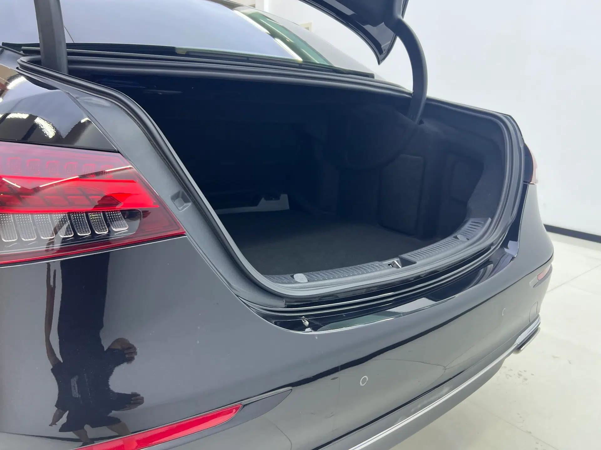 Mercedes-Benz E-Class 2023 Updated E 300 L Luxury Edition — миниатюра 16